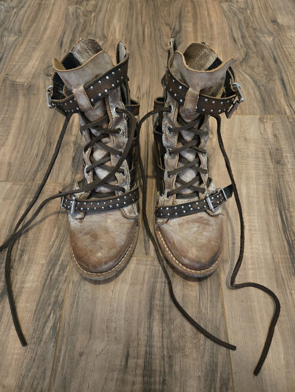 Freebird Cheyenne Taupe Size 7